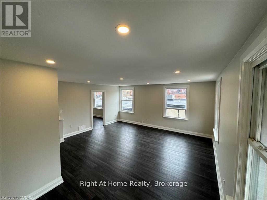 44 Main Street S, Halton Hills, Ontario  L7G 3G4 - Photo 9 - W12208007