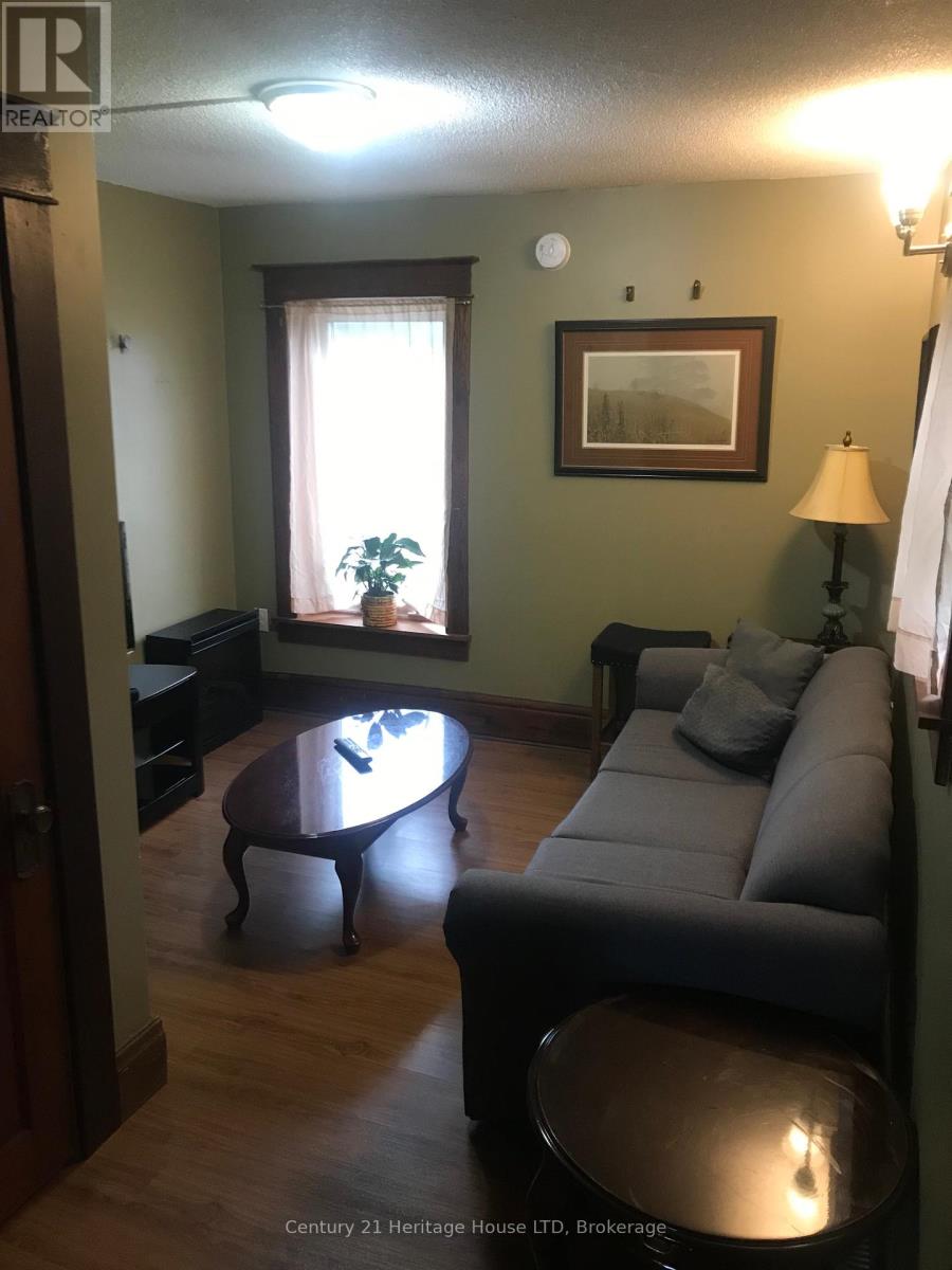272 Canboro Road, Pelham (Fonthill), Ontario  L0S 1M0 - Photo 19 - X12207974