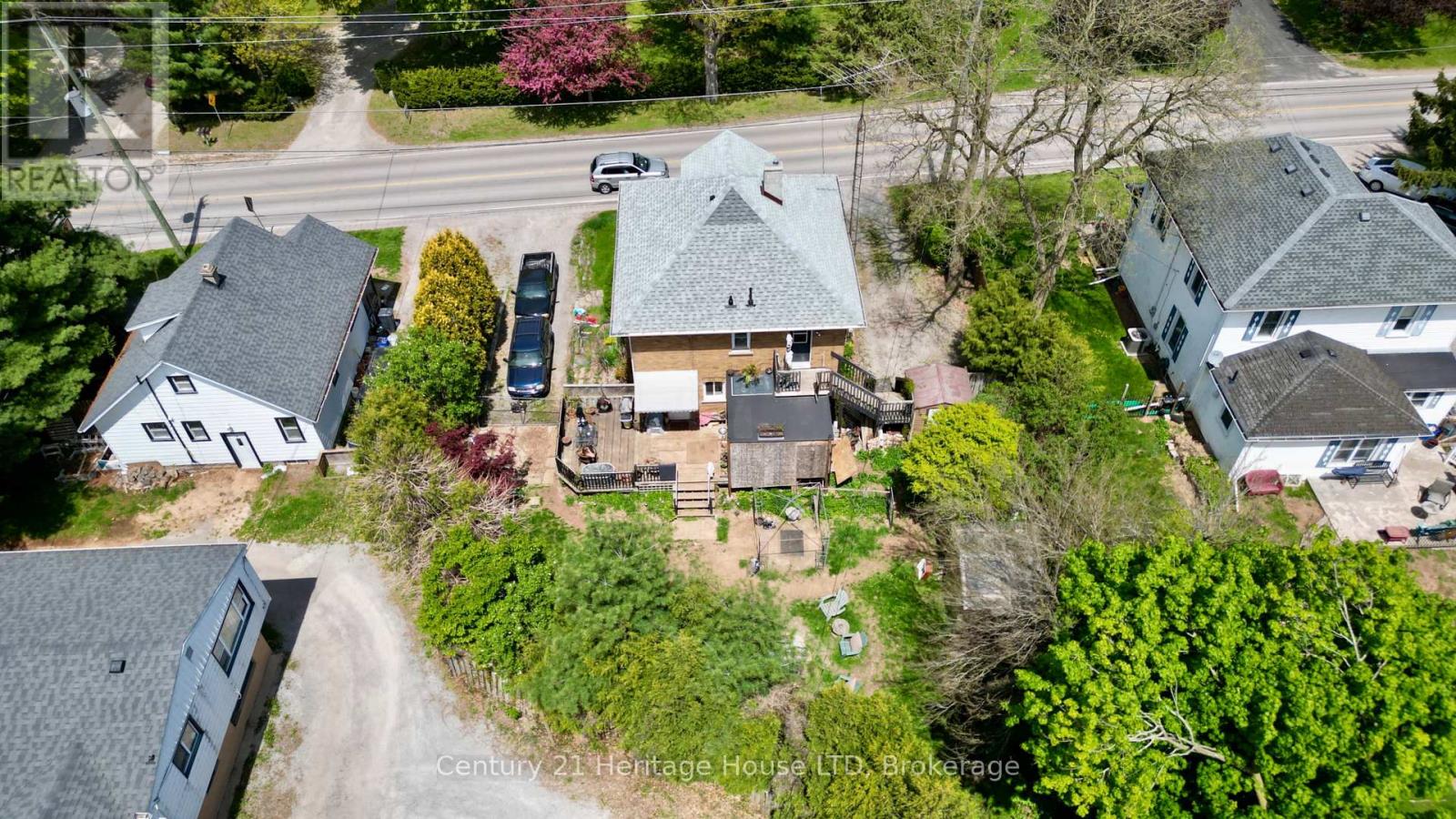 272 Canboro Road, Pelham (Fonthill), Ontario  L0S 1M0 - Photo 3 - X12207974