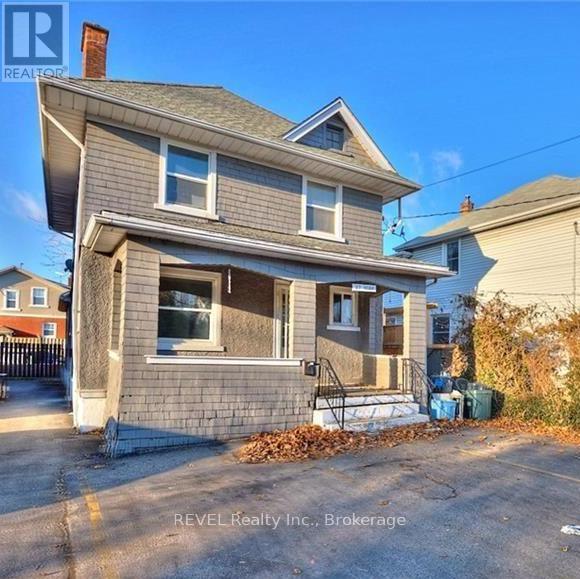 UPPER - 37 YORK STREET, St. Catharines, Ontario
