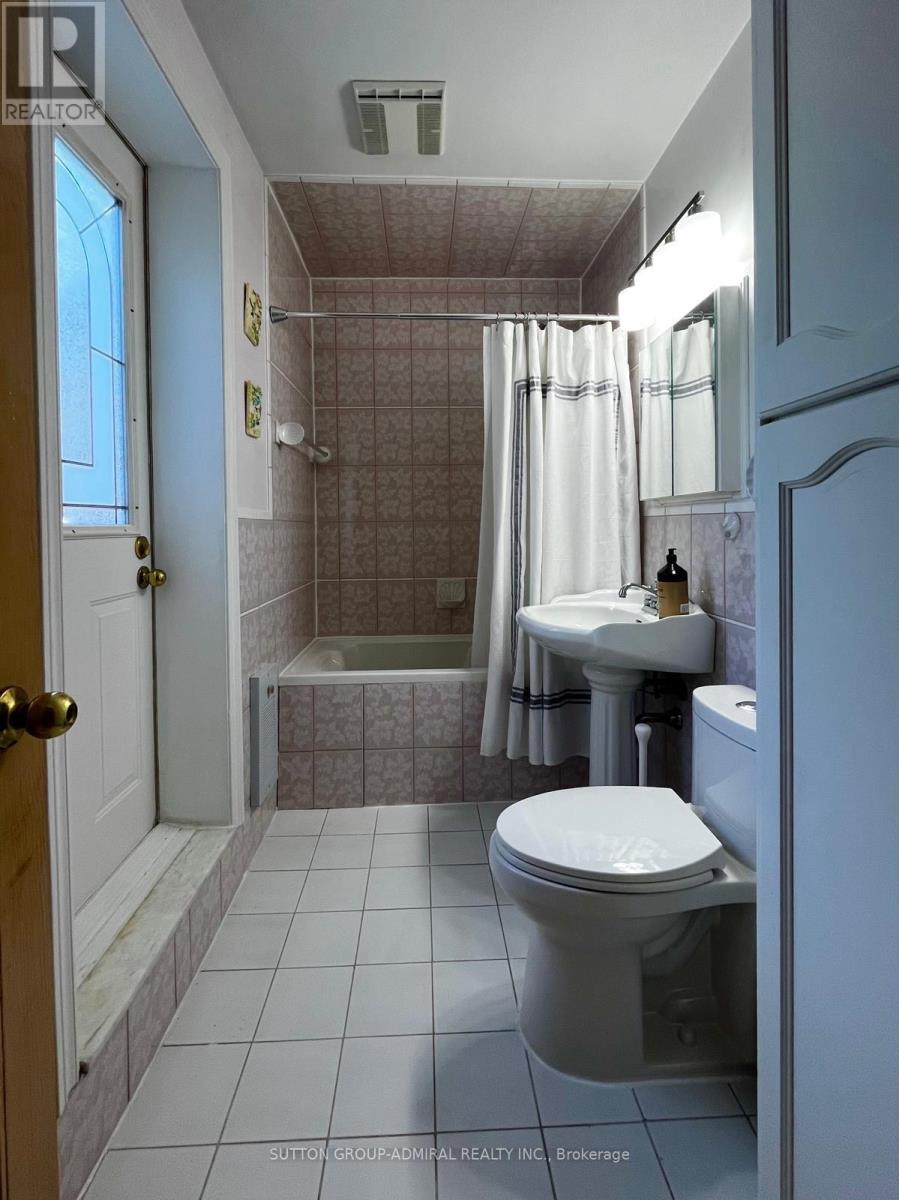 137 Evelyn Avenue, Toronto, Ontario  M6P 2Z6 - Photo 18 - W12088376