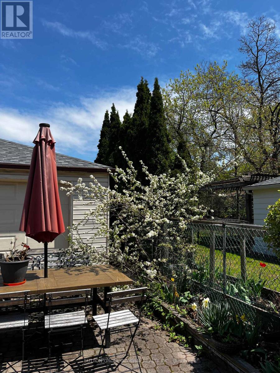 137 Evelyn Avenue, Toronto, Ontario  M6P 2Z6 - Photo 22 - W12088376