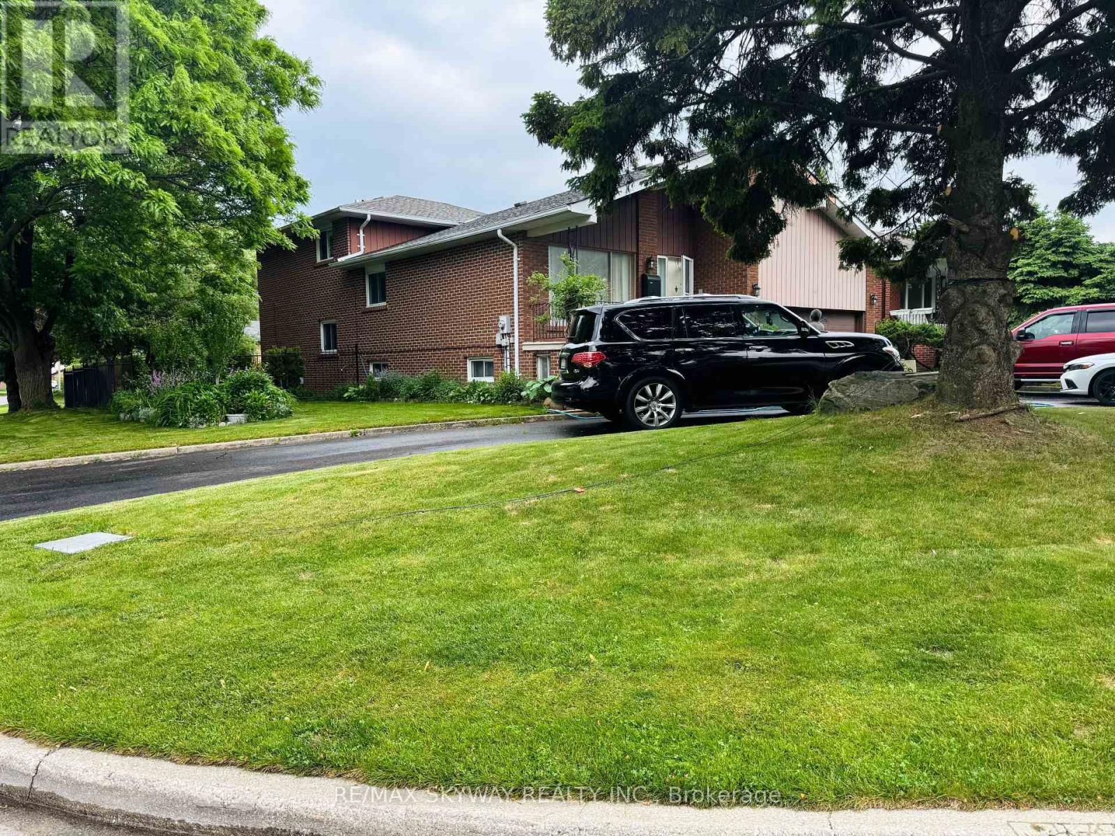 15 MAIDSTONE CRESCENT, Brampton, Ontario