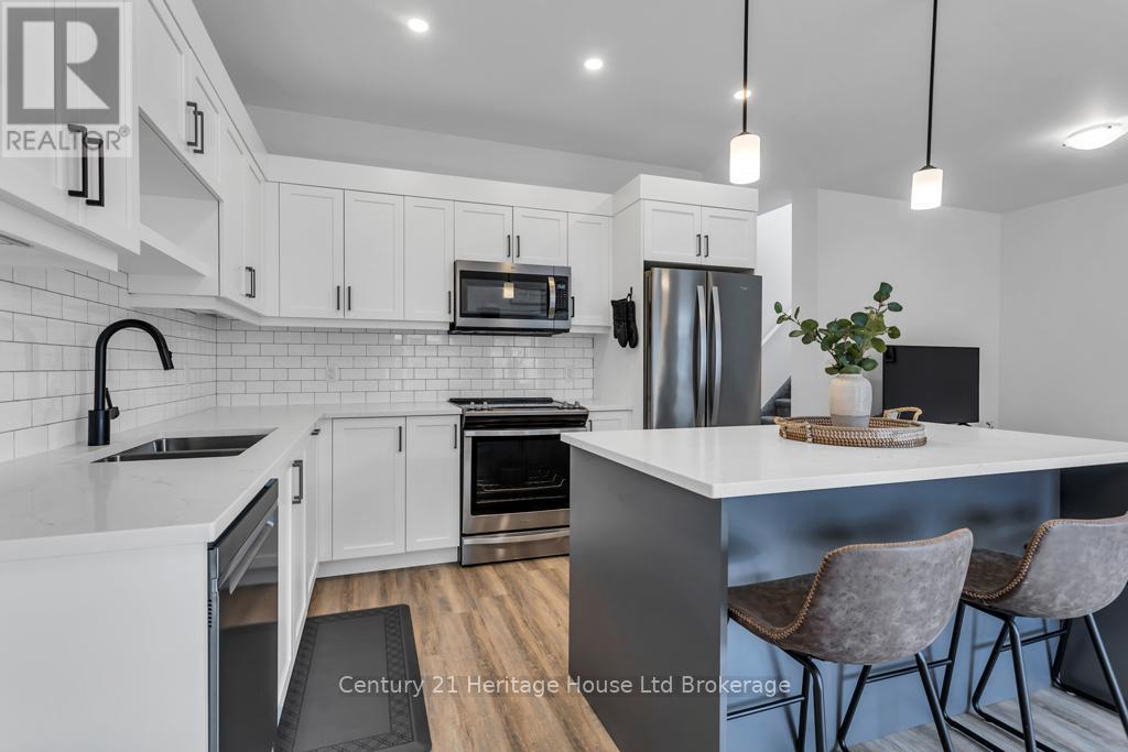 401 - 360 Quarter Town Line, Tillsonburg, Ontario  N4G 0H7 - Photo 8 - X12207977