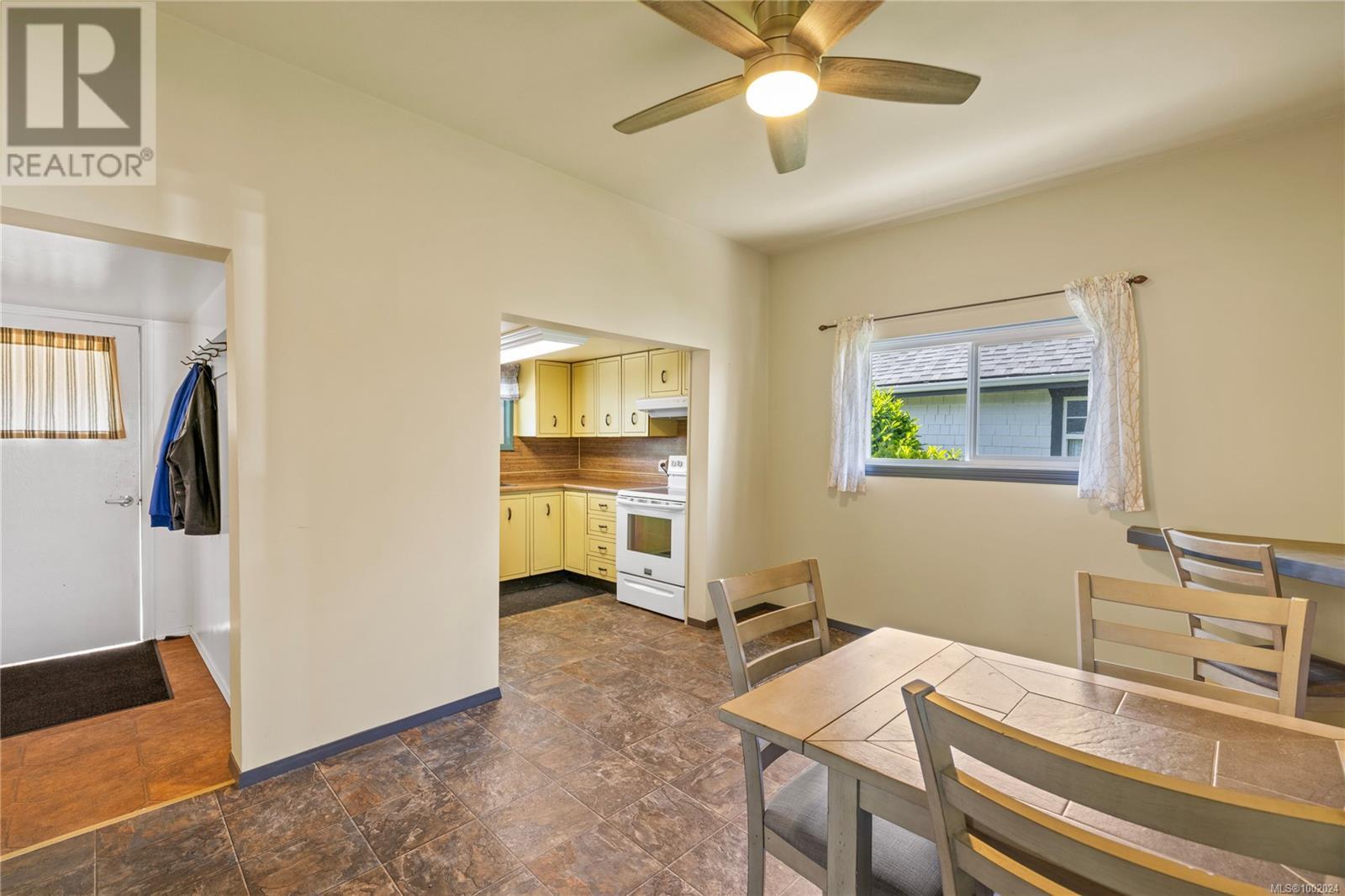 816 4th Ave, Ladysmith, British Columbia  V9G 1B4 - Photo 10 - 1002024