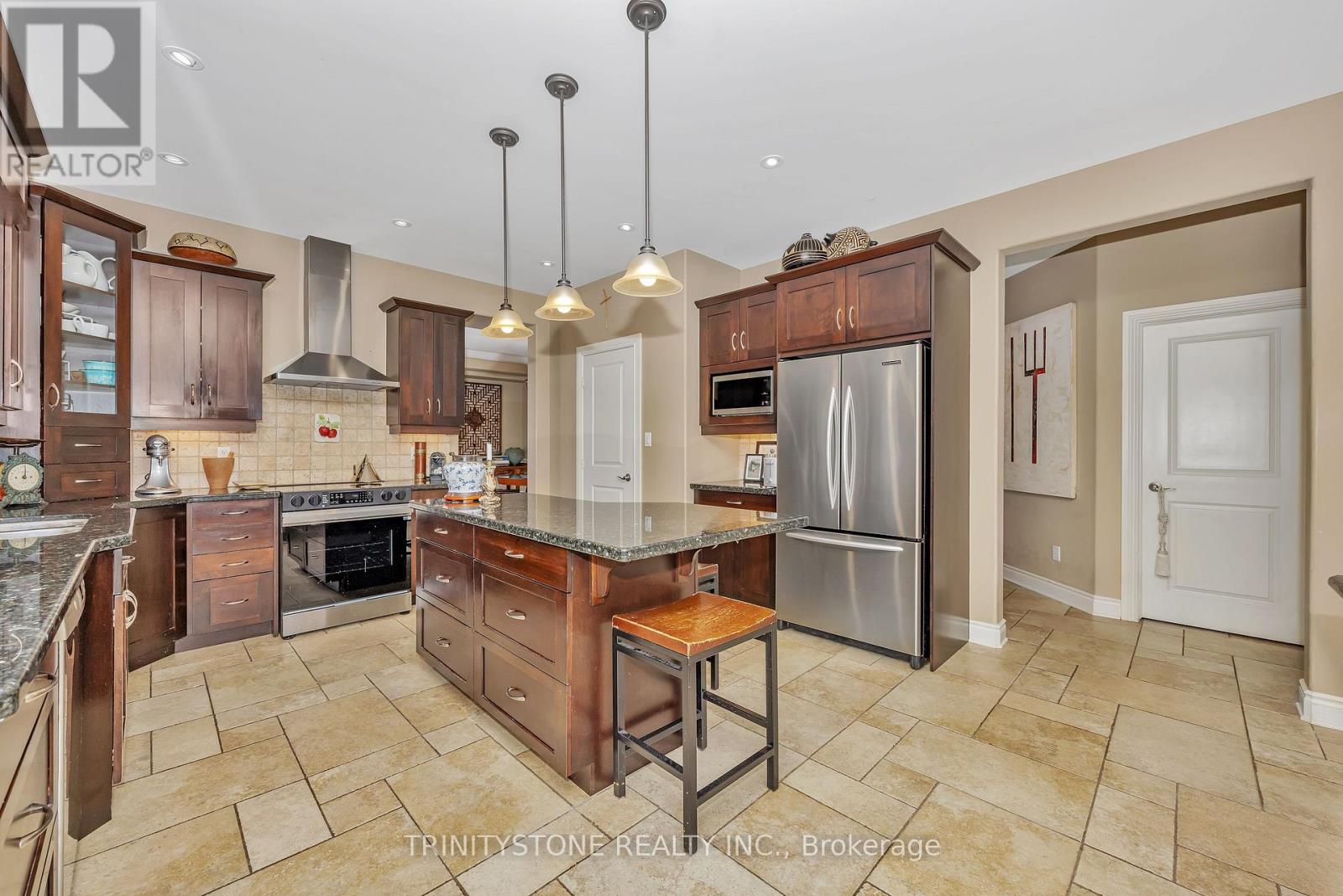 15 Canadian Drive, Ottawa, Ontario  K0A 1B0 - Photo 11 - X12207956