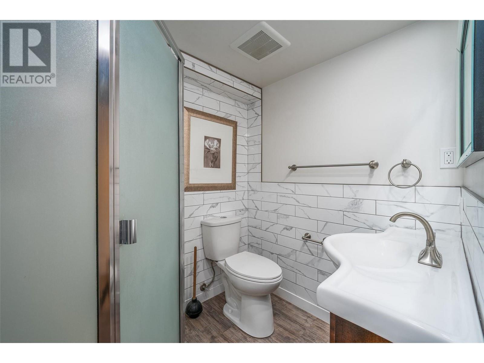 2946 Springfield Road, Kelowna, British Columbia  V1X 4N7 - Photo 38 - 10349437