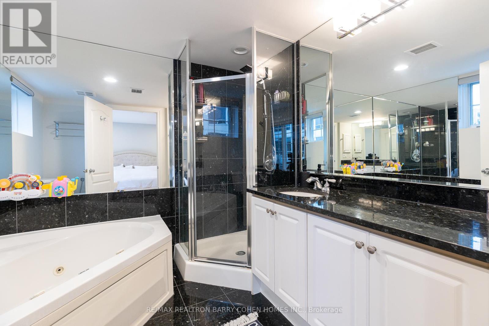 Th 10 - 8 Rean Drive, Toronto (Bayview Village), Ontario  M2K 3B9 - Photo 27 - C12207743