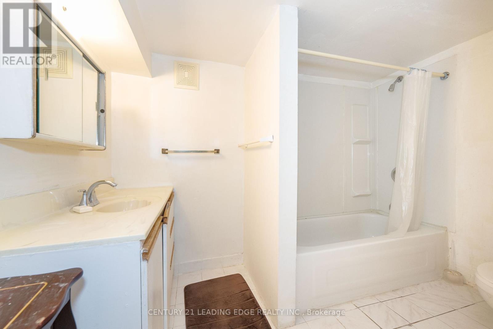 6 Ravenrock Court, Toronto, Ontario  M3A 2Y9 - Photo 28 - C12207815