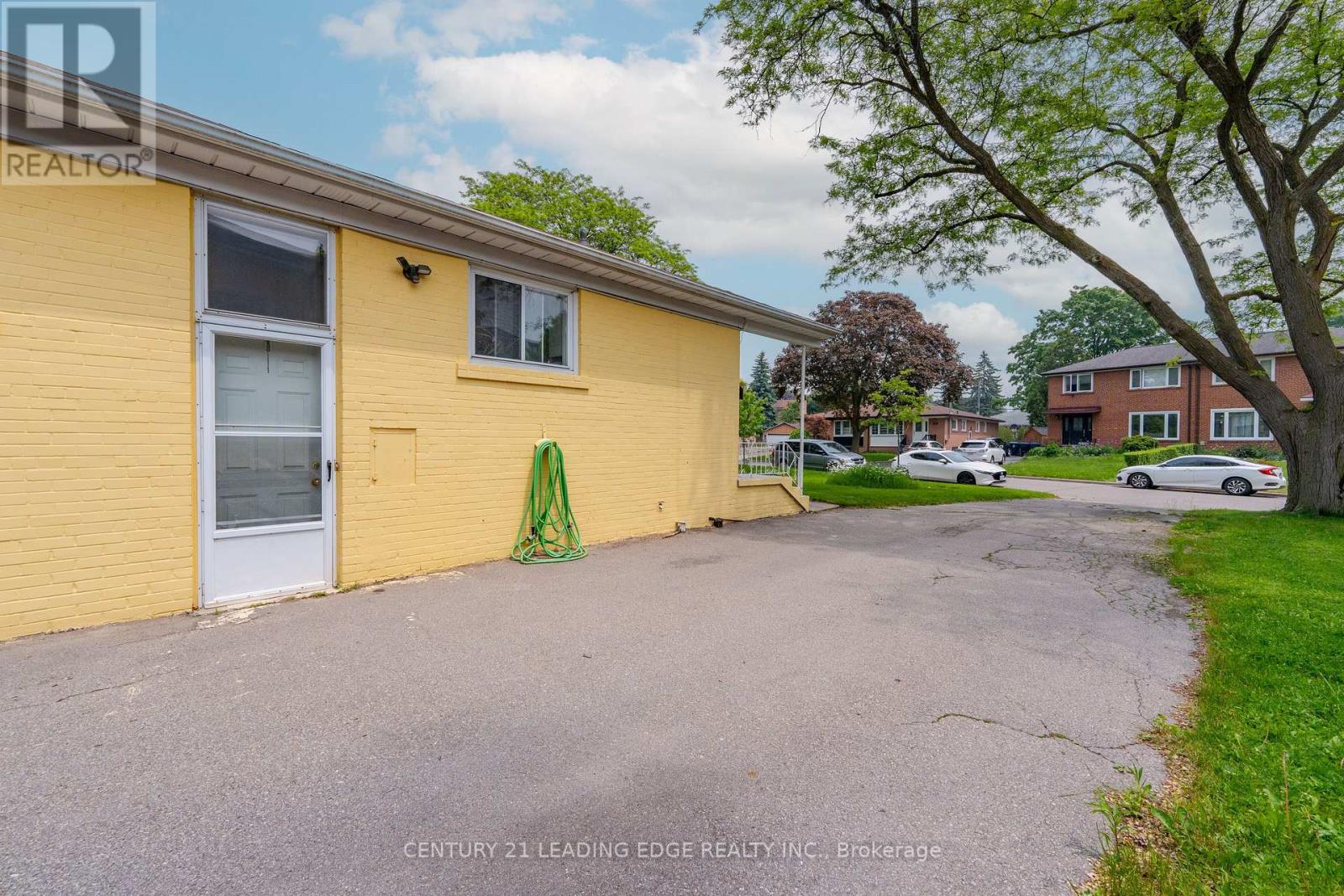 6 Ravenrock Court, Toronto, Ontario  M3A 2Y9 - Photo 37 - C12207815