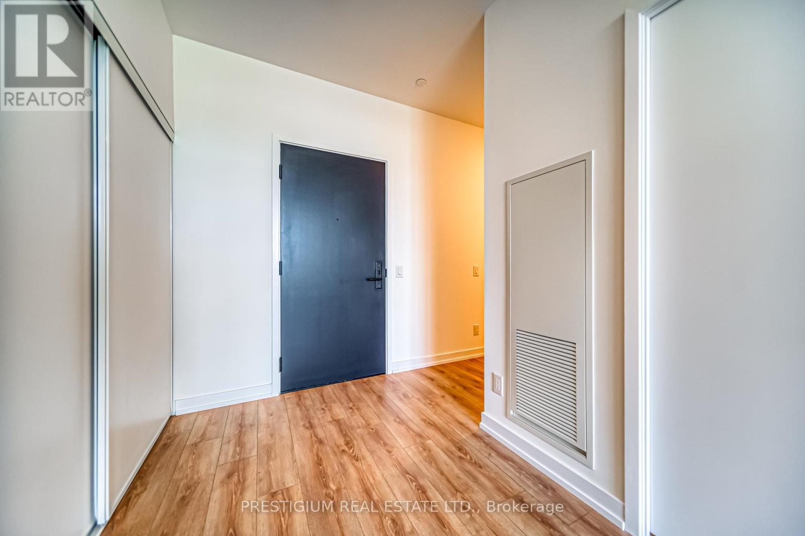 322 - 500 Dupont Street, Toronto, Ontario  M6G 1Y7 - Photo 8 - C12207840