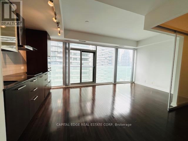 3212 - 14 York Street, Toronto (Waterfront Communities), Ontario  M5J 0B1 - Photo 3 - C12207853