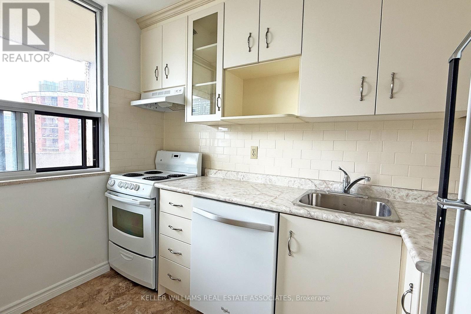 1711 - 40 Homewood Avenue, Toronto (Cabbagetown-South St. James Town), Ontario  M4Y 2K2 - Photo 8 - C12207896