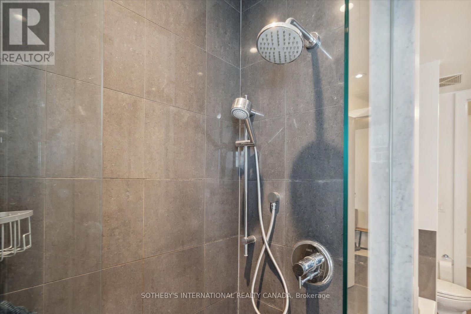 726 - 39 Queens Quay E, Toronto, Ontario  M5A 0A5 - Photo 28 - C12207914