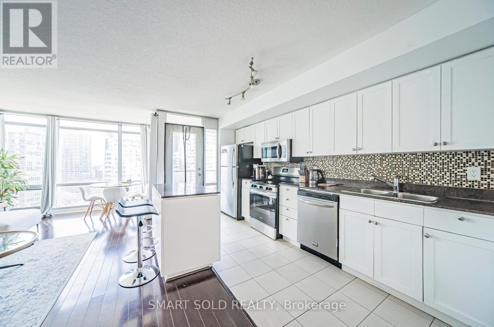 2710 - 81 Navy Wharf Court, Toronto (Waterfront Communities), Ontario  M5V 3S2 - Photo 9 - C12207928