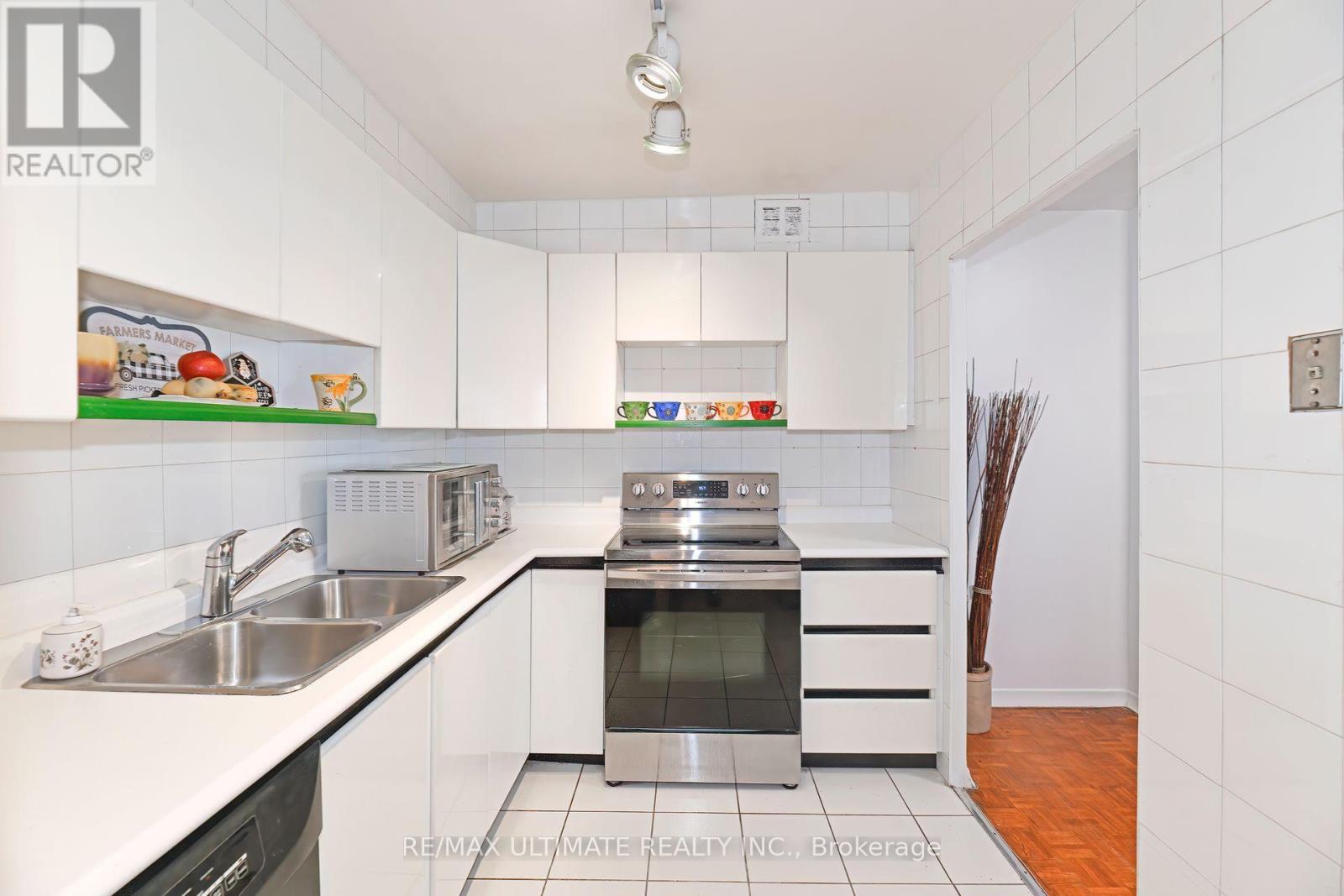 510 - 335 Lonsdale Road, Toronto (Forest Hill South), Ontario  M5P 1R4 - Photo 8 - C12207975
