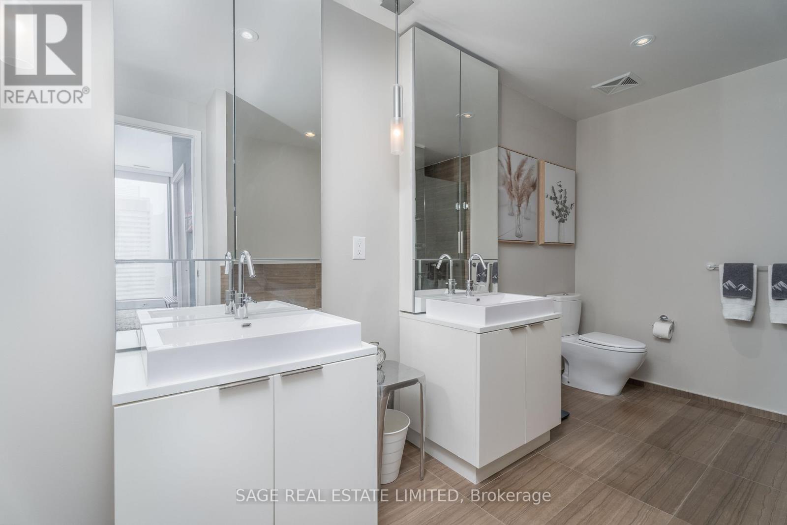 3505 - 8 Charlotte Street, Toronto (Waterfront Communities), Ontario  M5V 0K4 - Photo 16 - C12207987