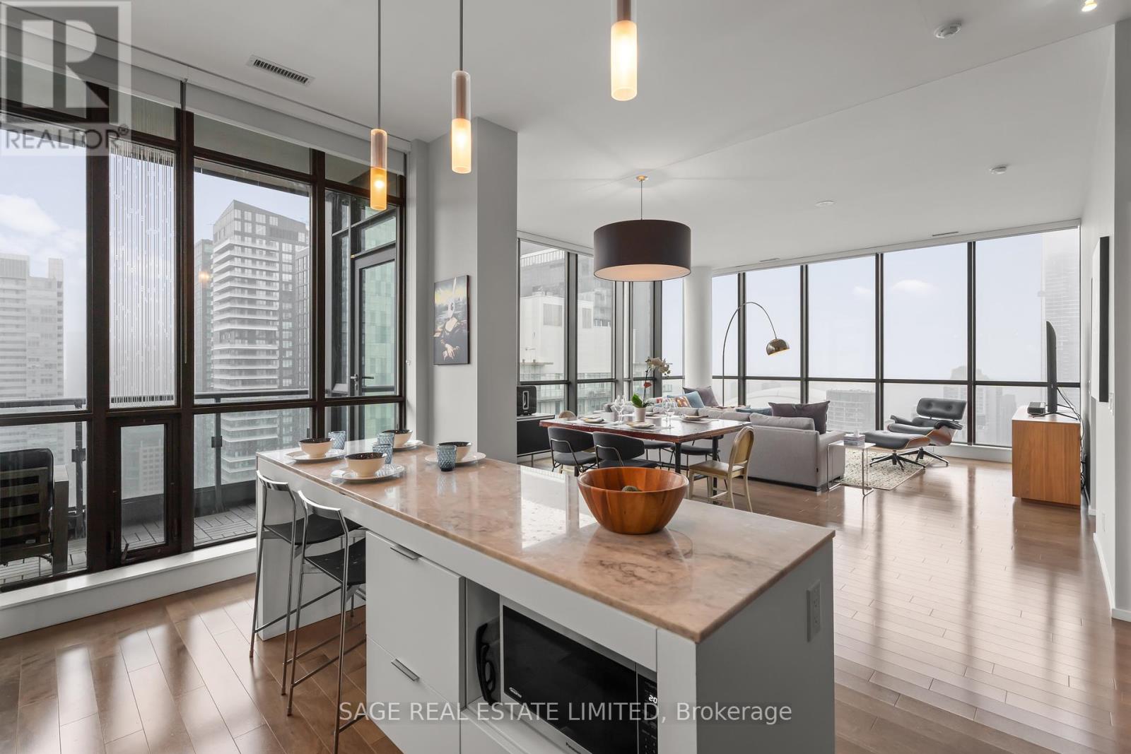 3505 - 8 Charlotte Street, Toronto (Waterfront Communities), Ontario  M5V 0K4 - Photo 2 - C12207987