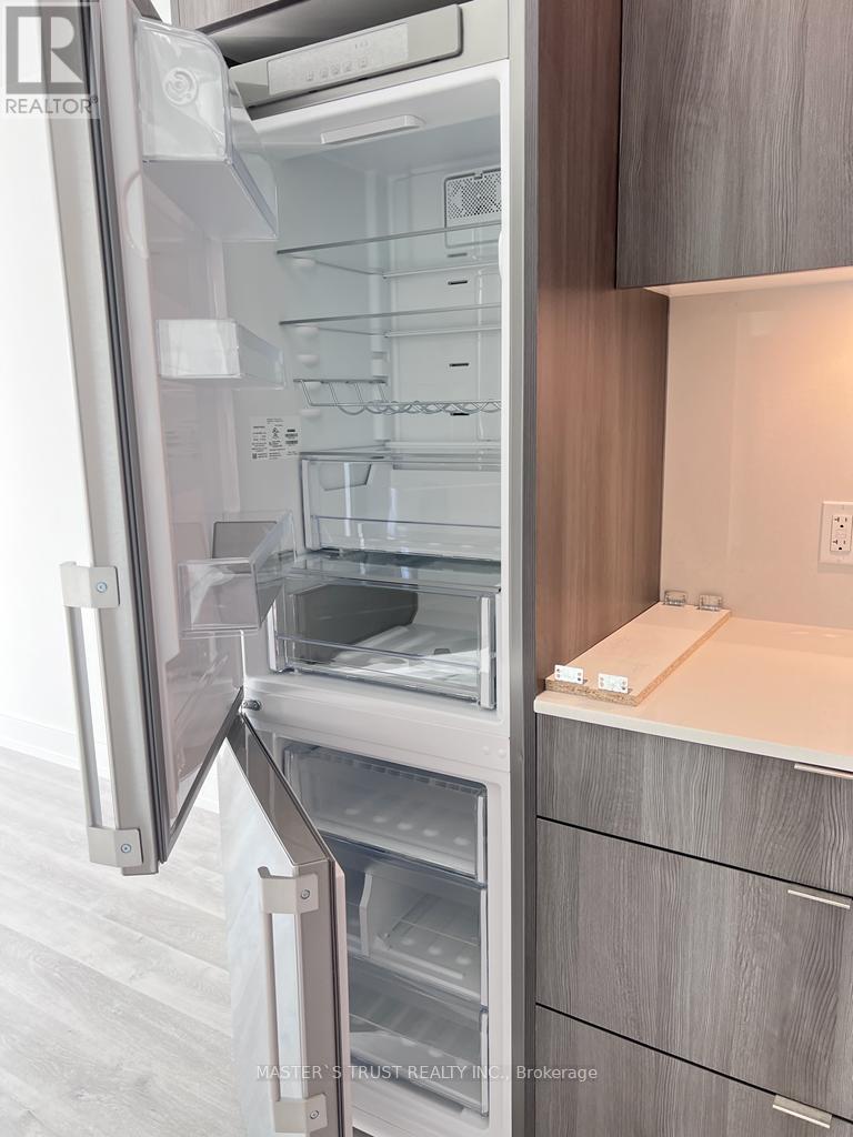2007 - 30 Inn On The Park Drive, Toronto, Ontario  M3C 0P7 - Photo 10 - C12207992