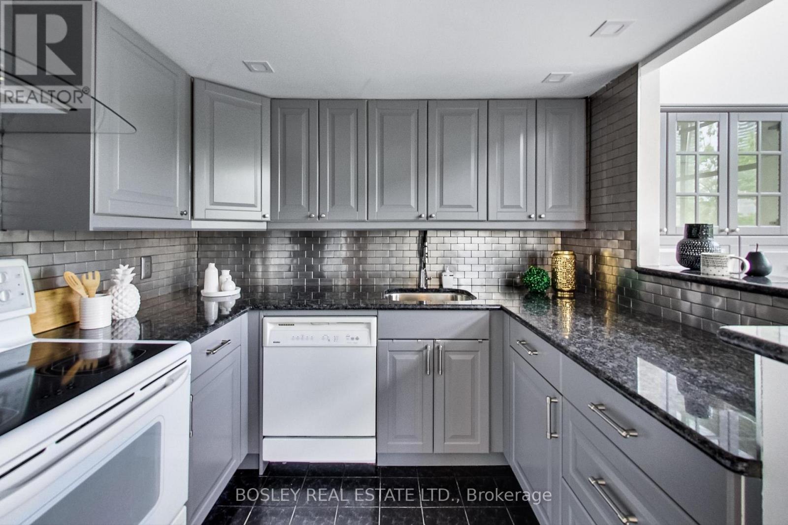 202 - 393 King Street E, Toronto (Moss Park), Ontario  M5A 1L3 - Photo 7 - C12208001