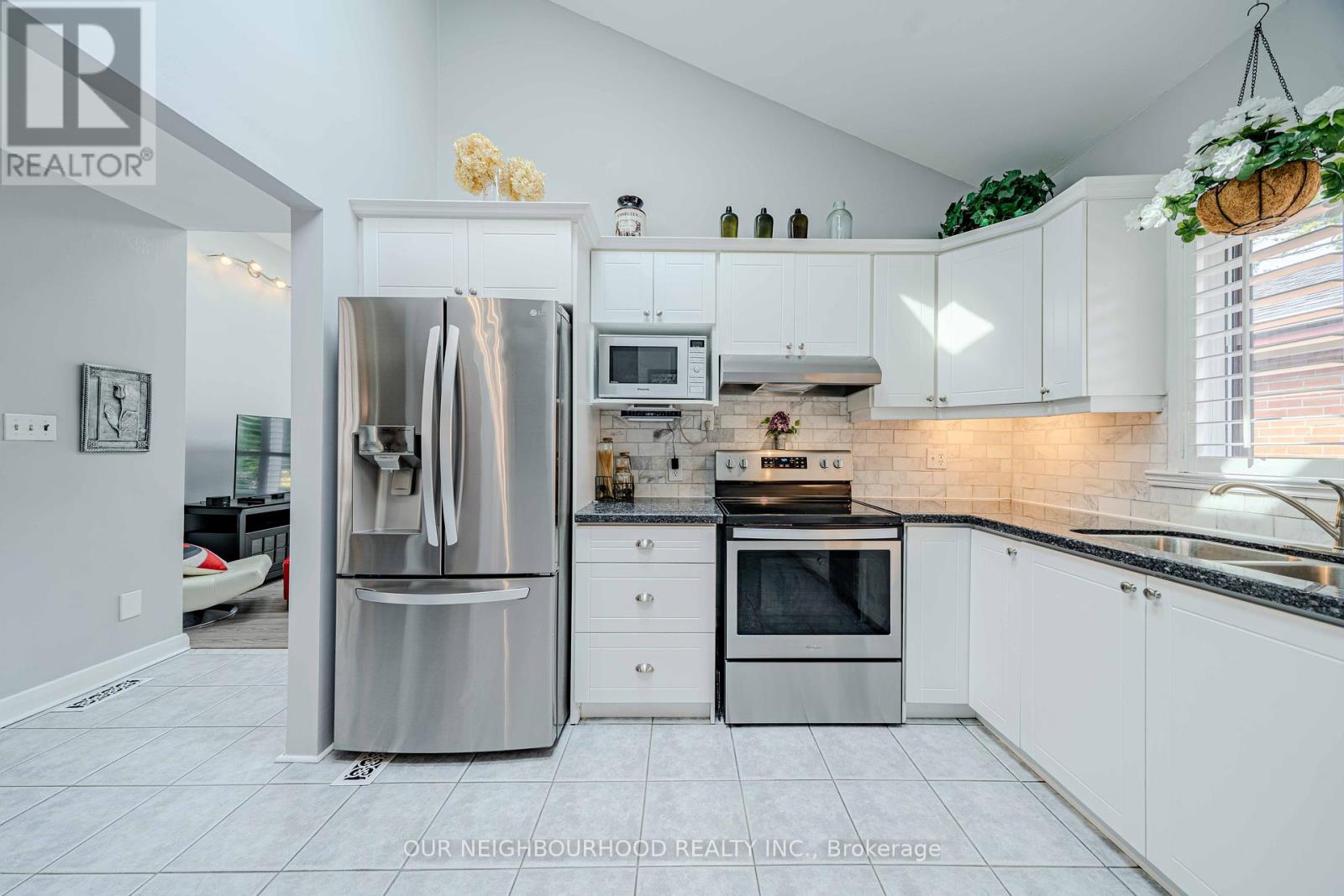 15 Penetang Crescent, Toronto (Bendale), Ontario  M1K 4Y4 - Photo 14 - E12207740