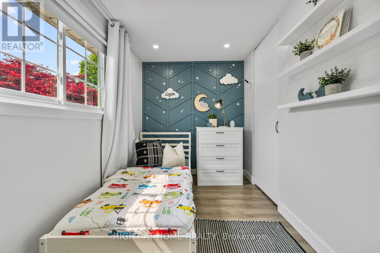 820 Zator Avenue, Pickering (Bay Ridges), Ontario  L1W 1Y1 - Photo 14 - E12207900