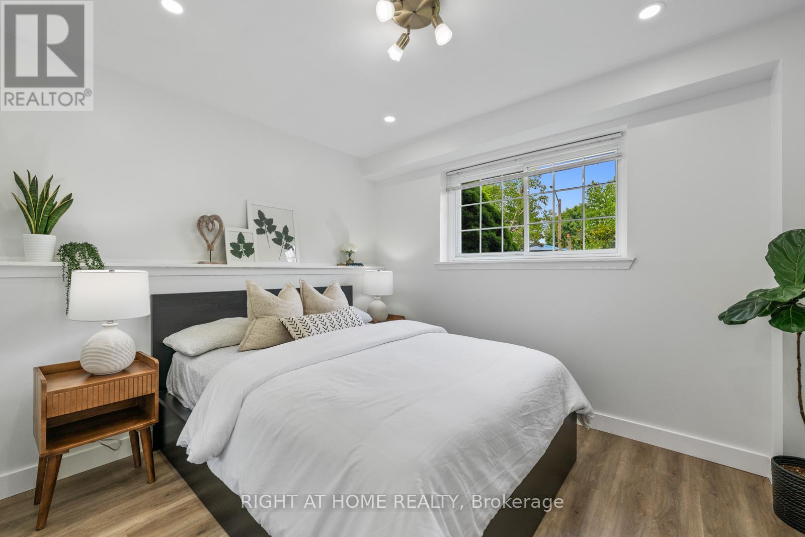 820 Zator Avenue, Pickering (Bay Ridges), Ontario  L1W 1Y1 - Photo 19 - E12207900