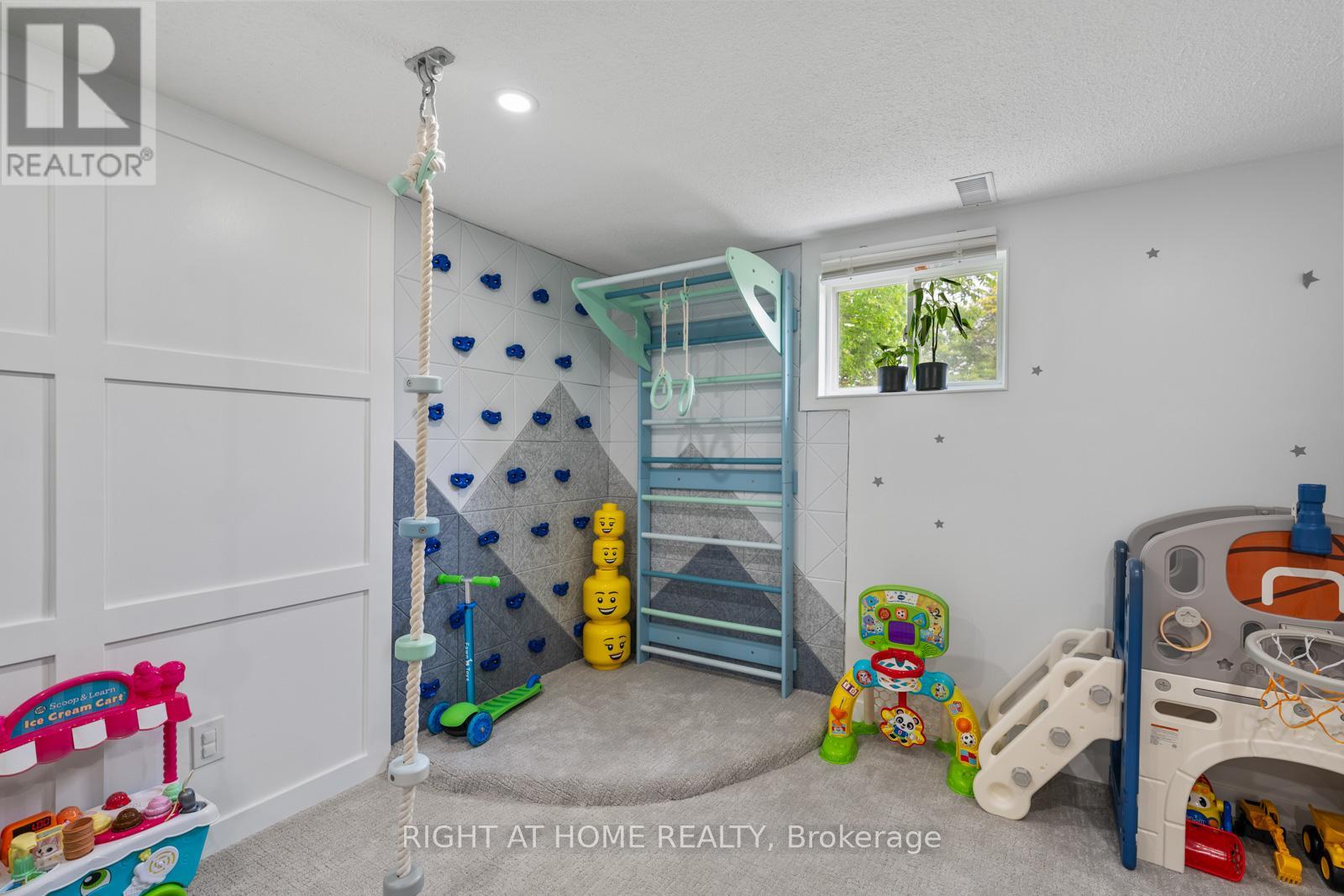 820 Zator Avenue, Pickering (Bay Ridges), Ontario  L1W 1Y1 - Photo 26 - E12207900