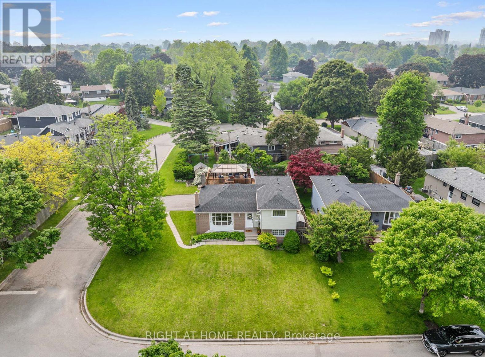 820 Zator Avenue, Pickering (Bay Ridges), Ontario  L1W 1Y1 - Photo 36 - E12207900