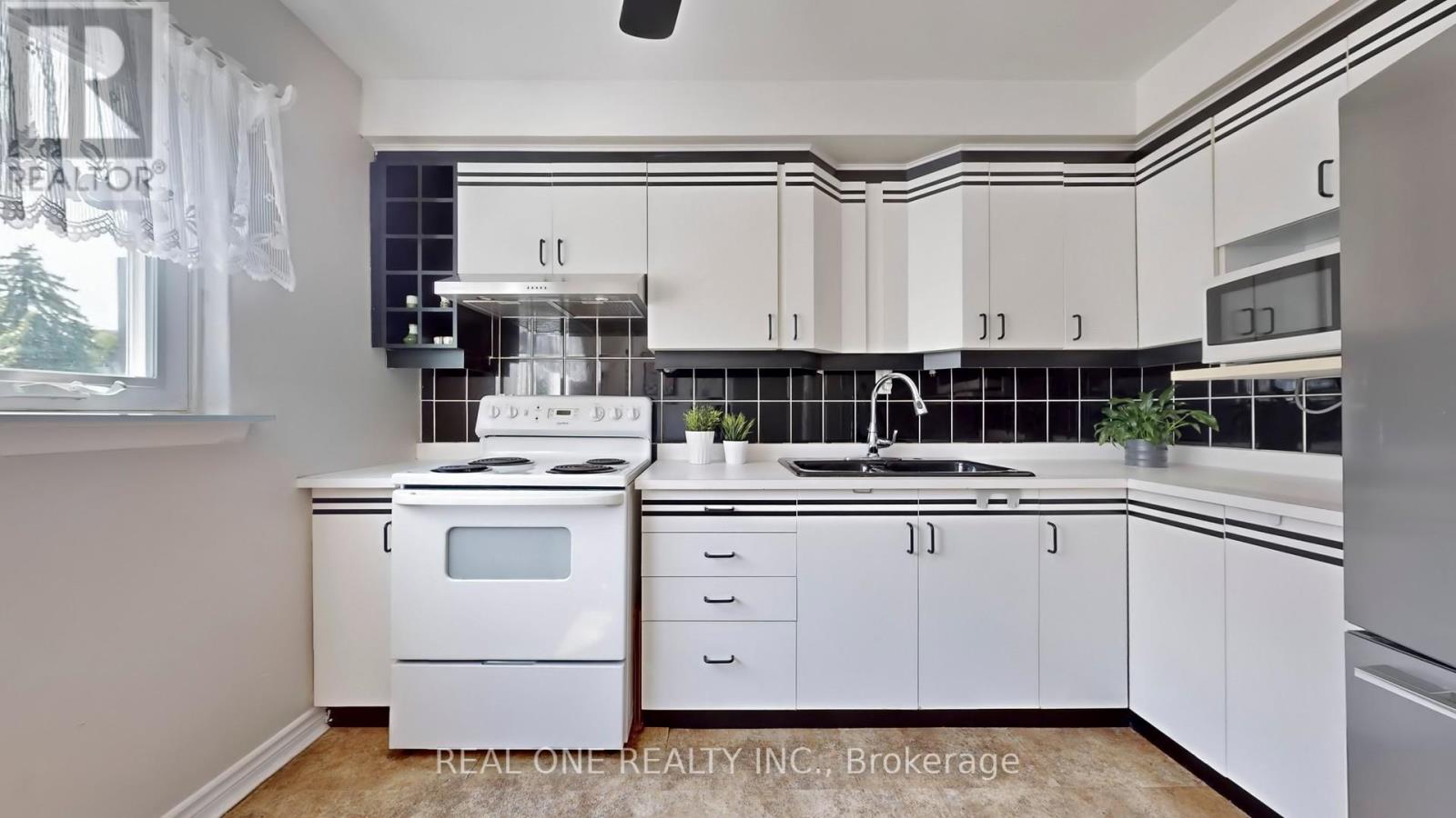 54 Bonis Avenue, Toronto, Ontario  M1T 2V1 - Photo 14 - E12207902