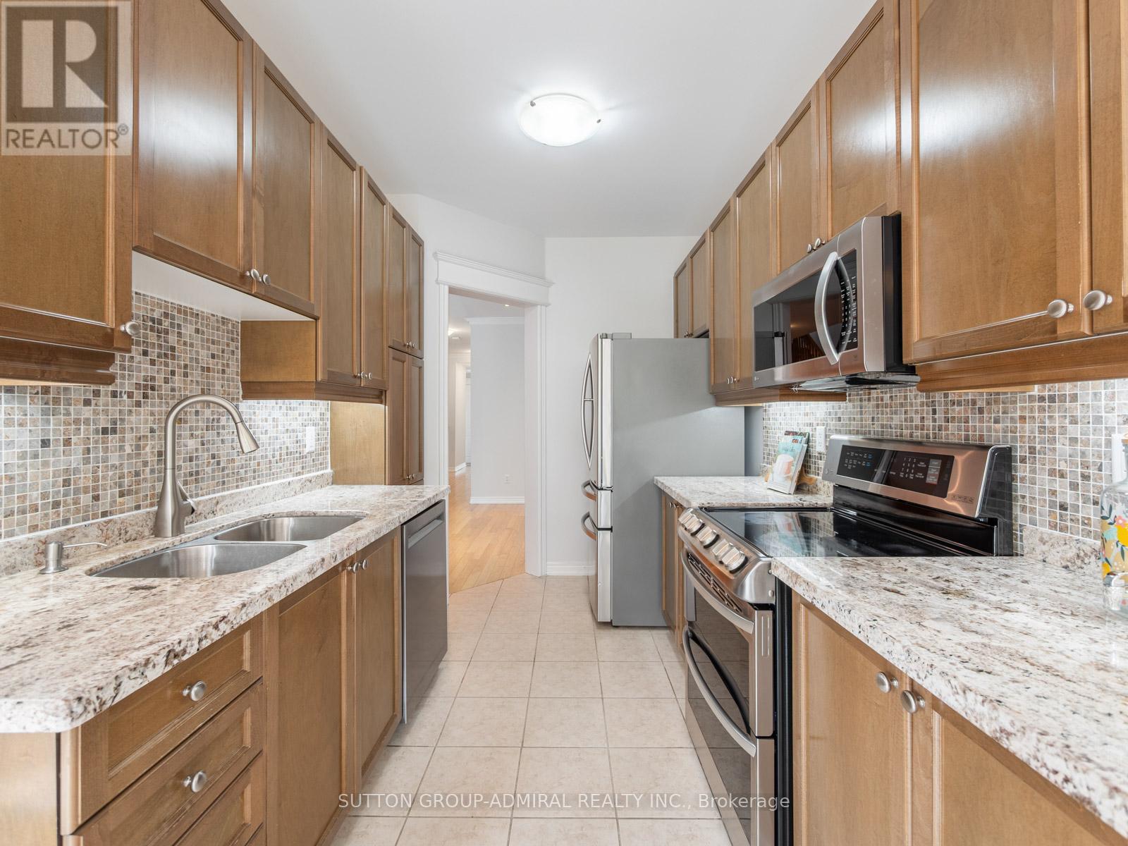 43 Mill River Drive, Vaughan (Patterson), Ontario  L6A 0Y9 - Photo 13 - N12207792