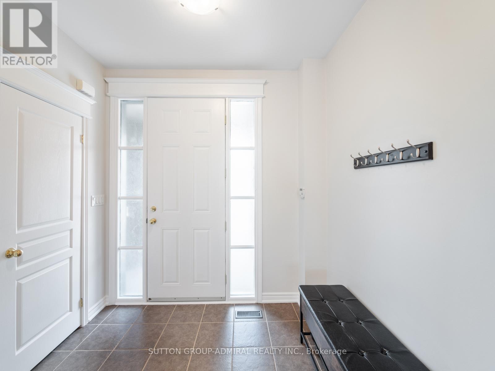 43 Mill River Drive, Vaughan (Patterson), Ontario  L6A 0Y9 - Photo 3 - N12207792
