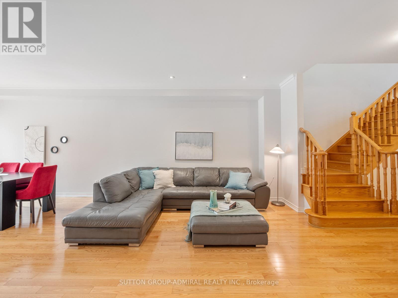 43 Mill River Drive, Vaughan (Patterson), Ontario  L6A 0Y9 - Photo 7 - N12207792