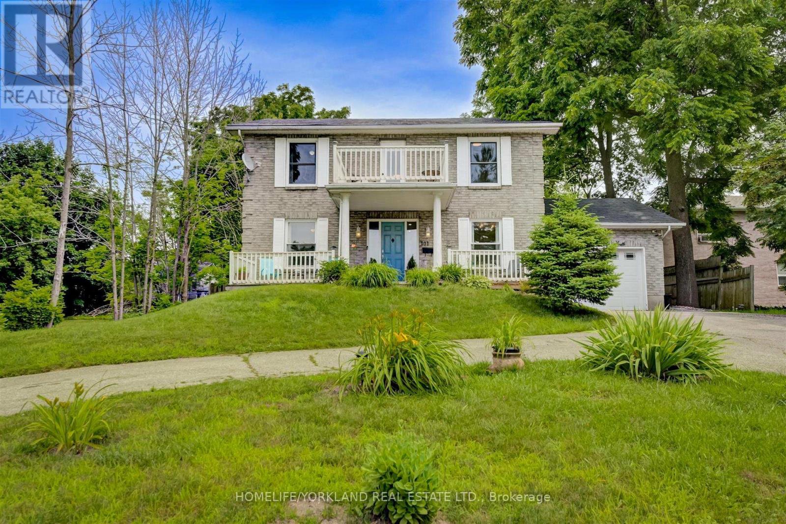 101 Lake Drive N, Georgina (Historic Lakeshore Communities), Ontario  L4P 1A9 - Photo 1 - N12207943