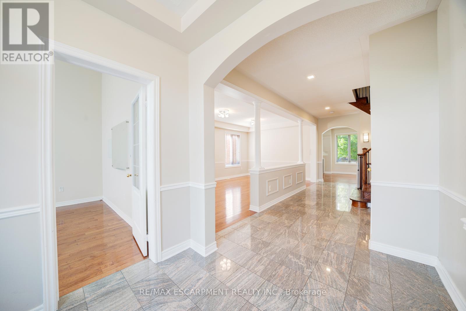 23 Grubin Avenue, Whitchurch-Stouffville, Ontario  L4A 0C4 - Photo 2 - N12208023