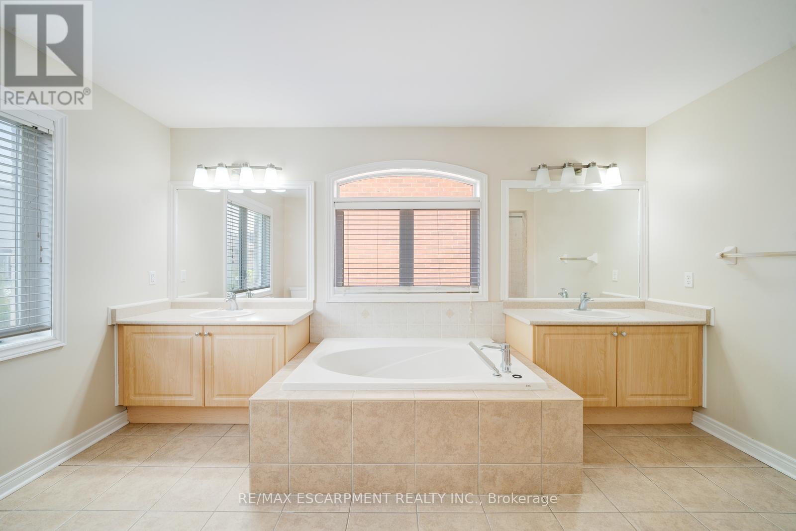 23 Grubin Avenue, Whitchurch-Stouffville, Ontario  L4A 0C4 - Photo 23 - N12208023