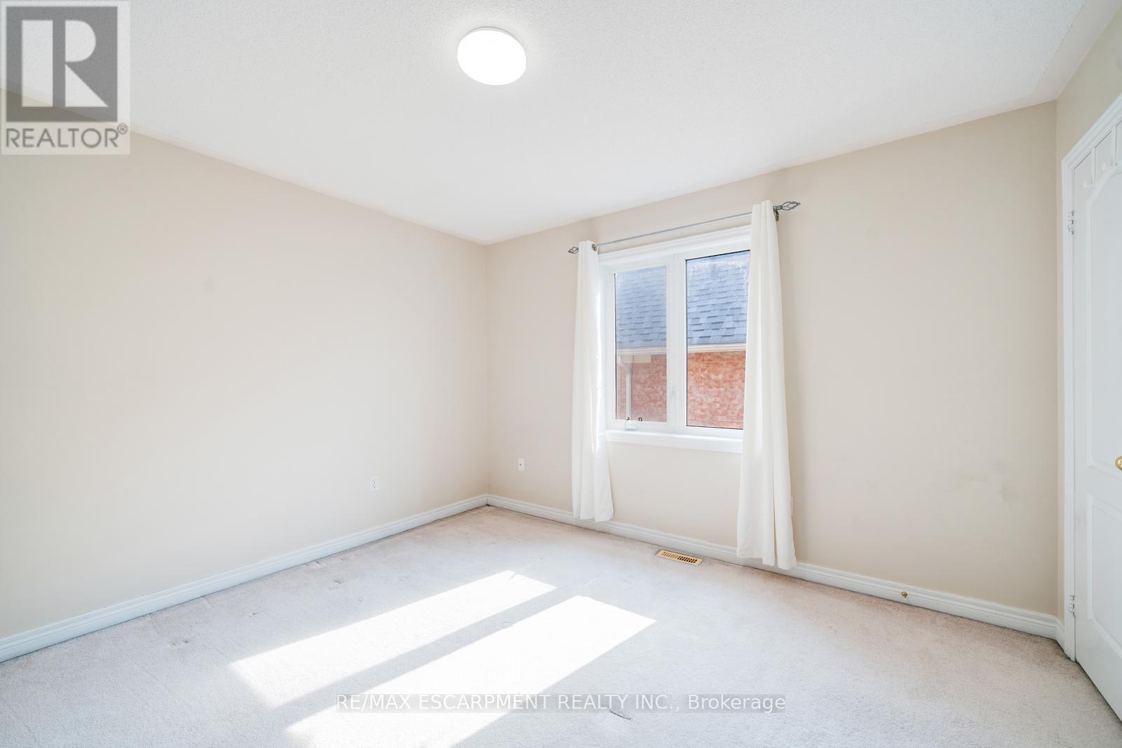 23 Grubin Avenue, Whitchurch-Stouffville, Ontario  L4A 0C4 - Photo 28 - N12208023