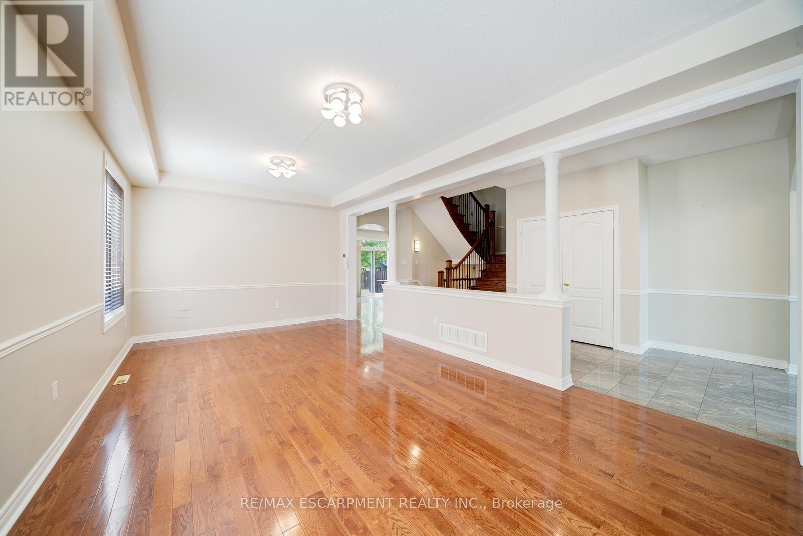 23 Grubin Avenue, Whitchurch-Stouffville, Ontario  L4A 0C4 - Photo 6 - N12208023