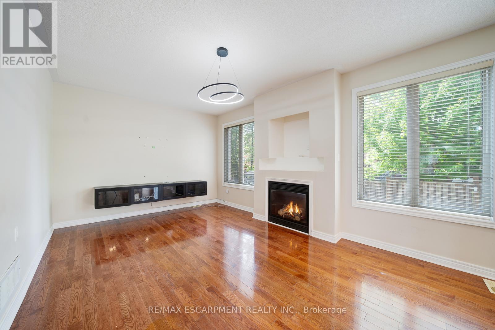 23 Grubin Avenue, Whitchurch-Stouffville, Ontario  L4A 0C4 - Photo 8 - N12208023