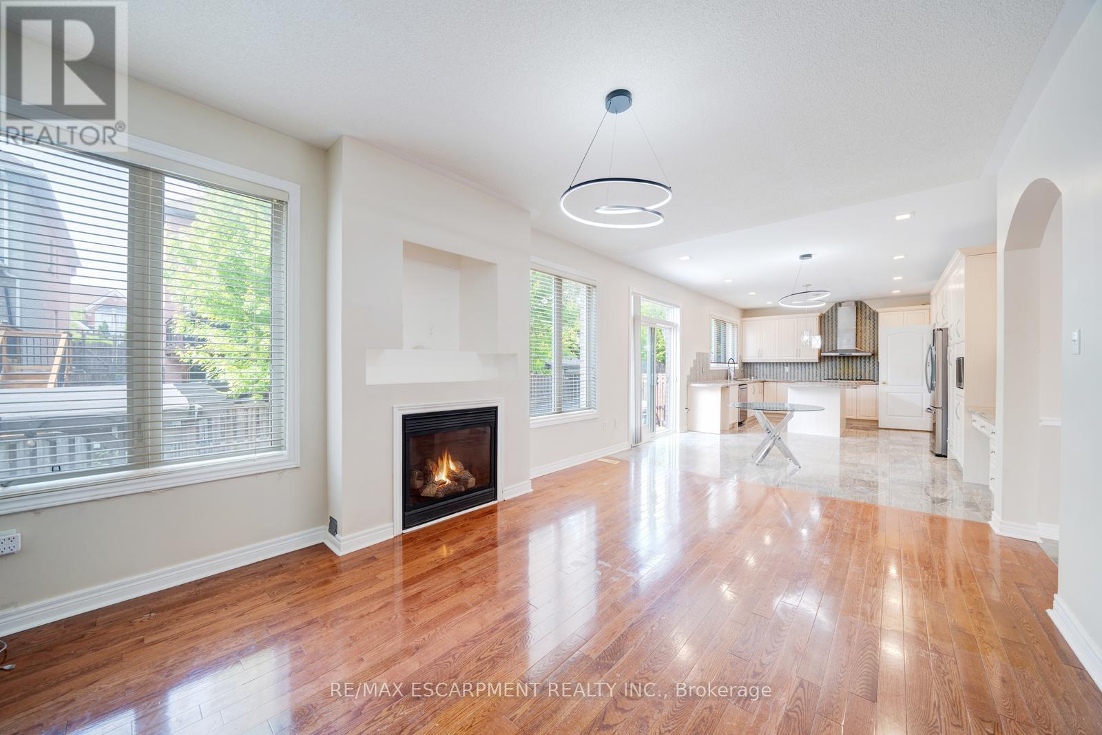 23 Grubin Avenue, Whitchurch-Stouffville, Ontario  L4A 0C4 - Photo 9 - N12208023