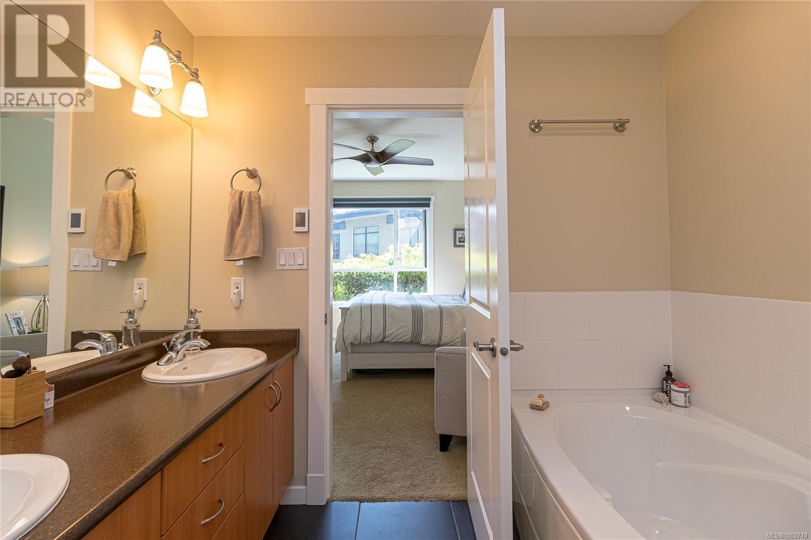 109 330 Waterfront Cres, Victoria, British Columbia  V8T 5K3 - Photo 16 - 1002749