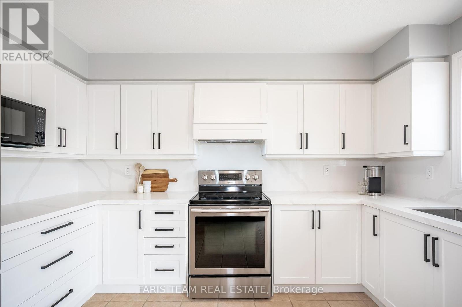 191 Birkhall Place, Barrie, Ontario  L4N 0K9 - Photo 4 - S12207773