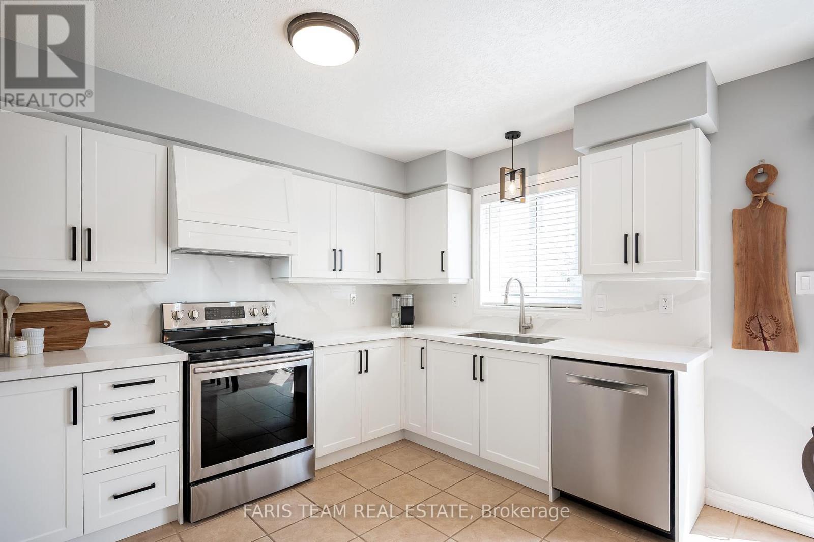 191 Birkhall Place, Barrie, Ontario  L4N 0K9 - Photo 5 - S12207773