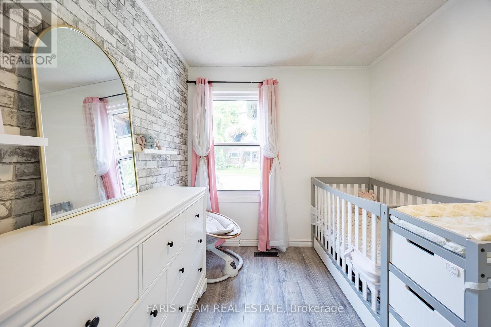 301 Mary Street, Orillia, Ontario  L3V 3E9 - Photo 15 - S12207820