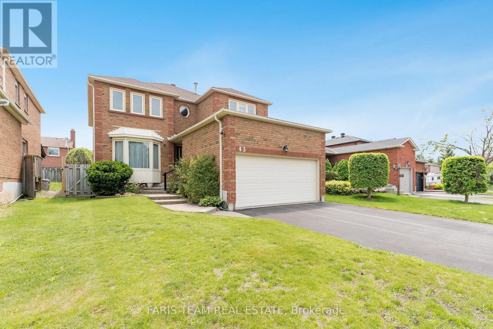 43 Mcdougall Drive, Barrie (West Bayfield), Ontario  L4N 7H7 - Photo 2 - S12207838