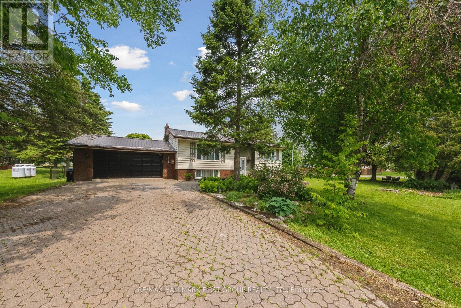 Property at 2738 STEPHEN DRIVE image 2
