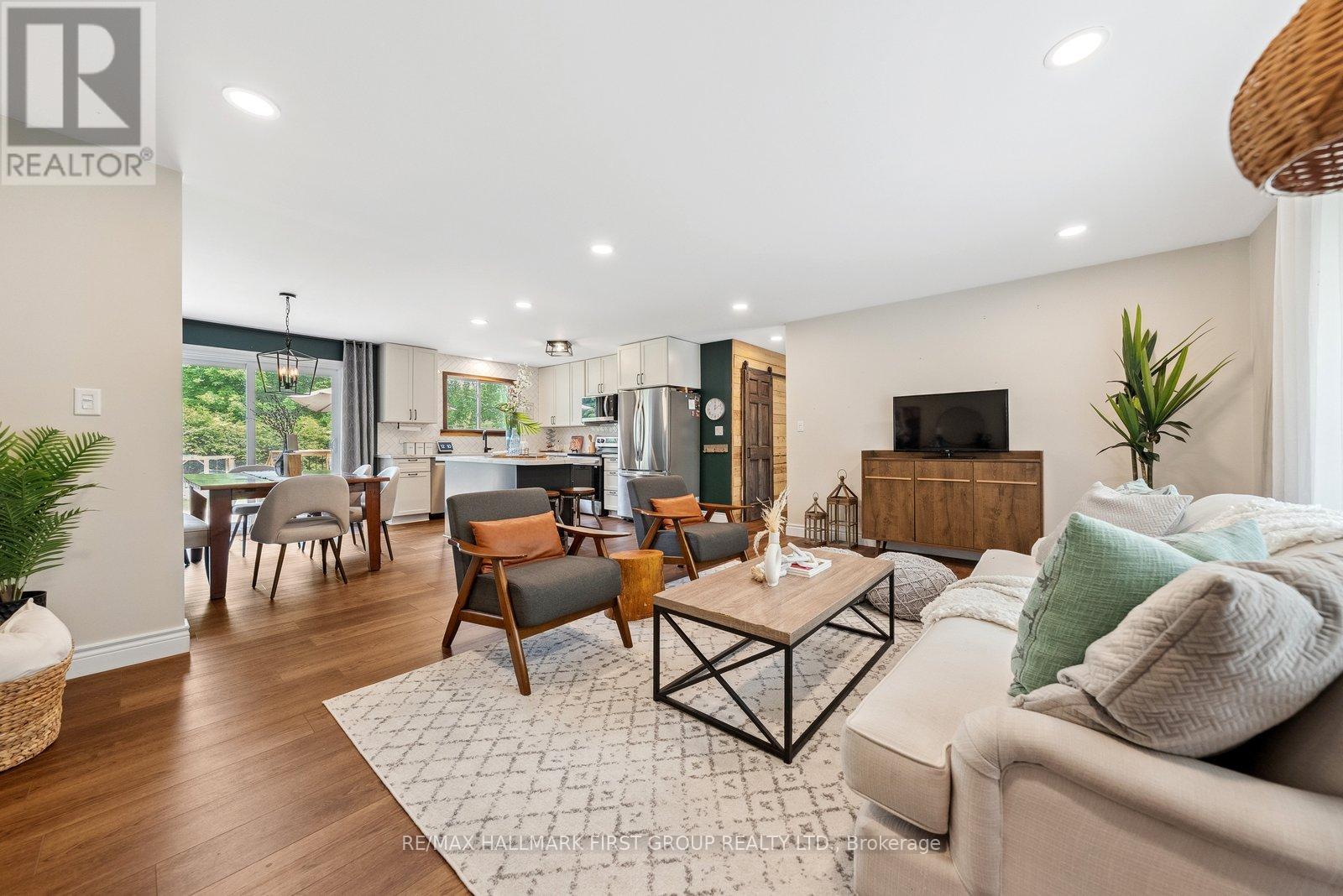 Property at 2738 STEPHEN DRIVE image 5