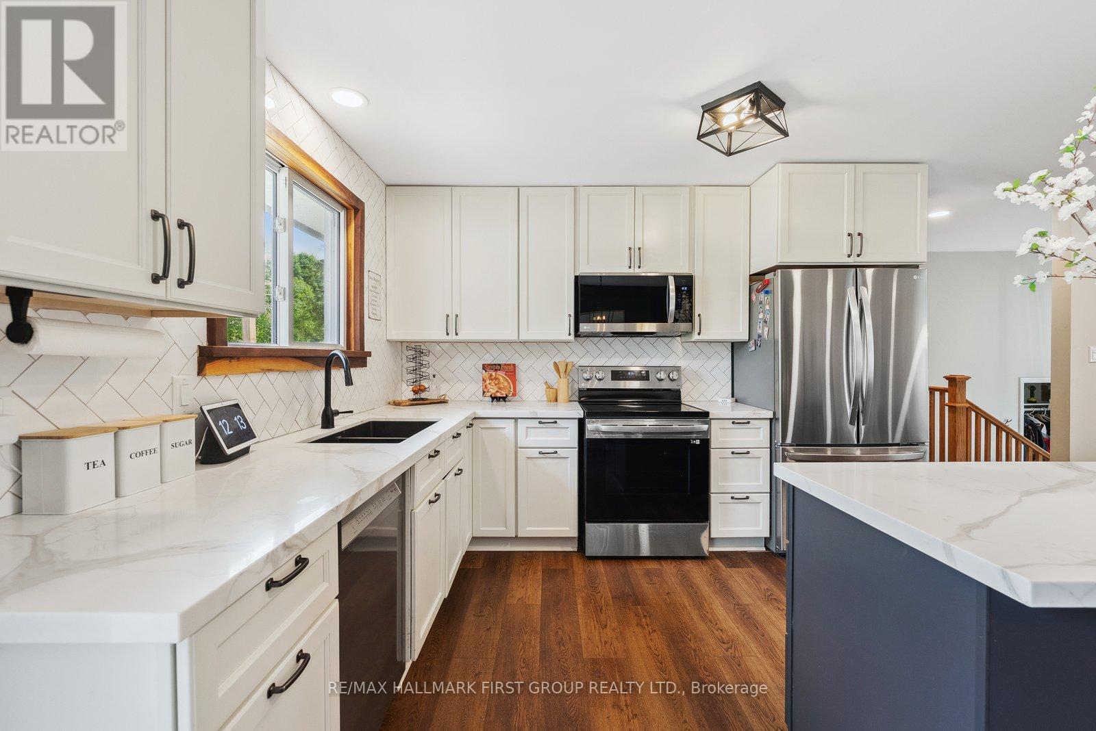 2738 Stephen Drive, Ramara, Ontario  L0K 1B0 - Photo 9 - S12207904