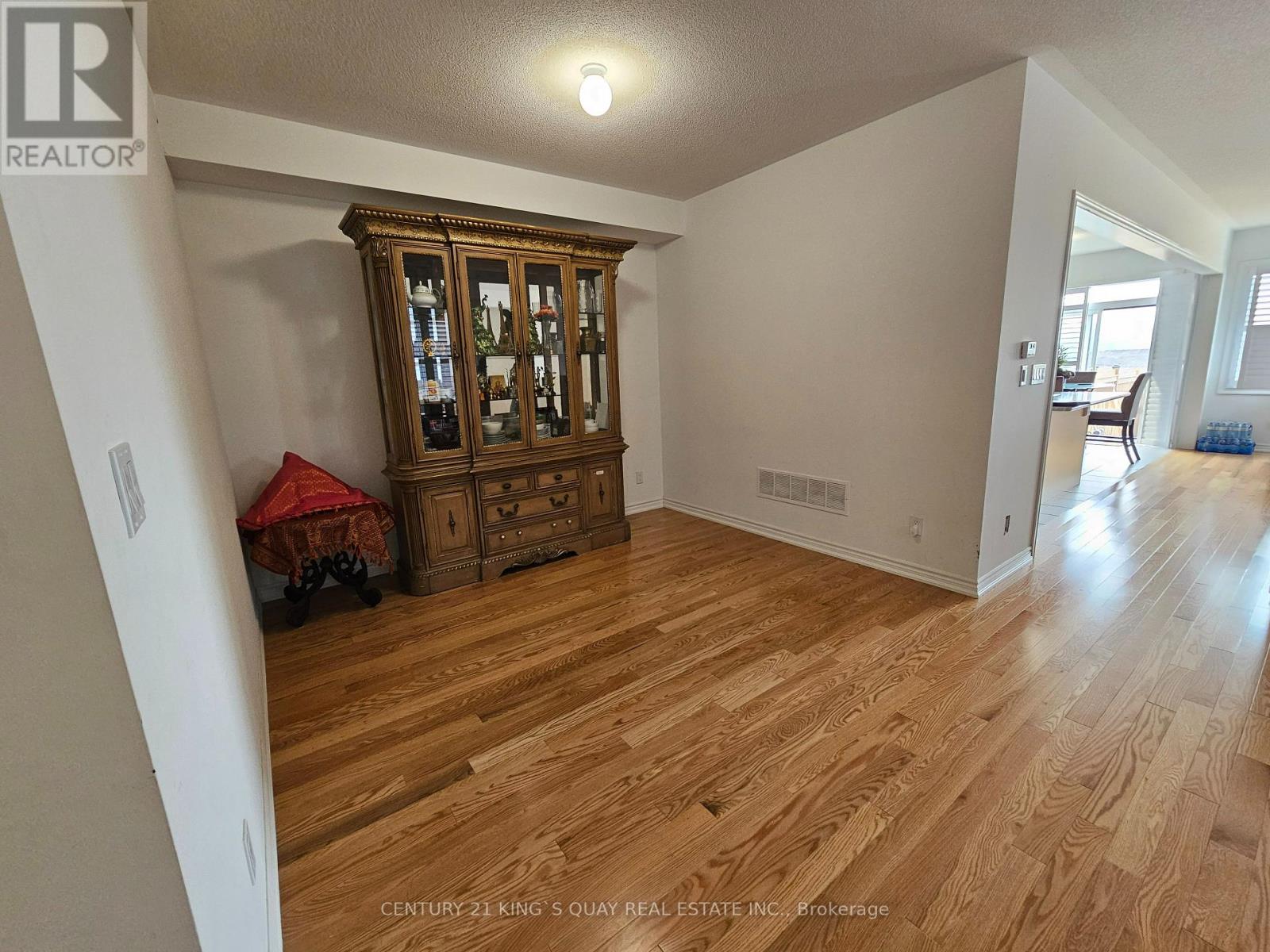 54 Peter Hogg Court, Whitby, Ontario  L1P 0N2 - Photo 6 - E12206267