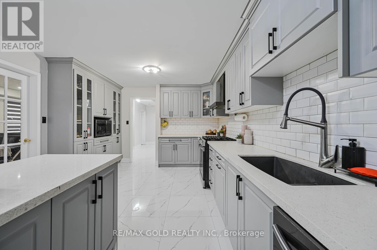 111 Mint Leaf Boulevard, Brampton, Ontario  L6R 2Y9 - Photo 6 - W12204471